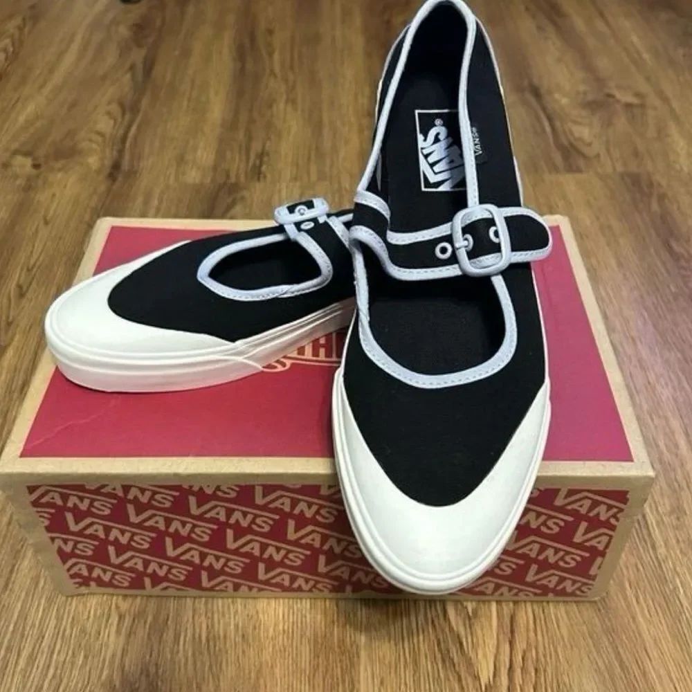 VANS off the wall Mary Jane black buckle shoes sneakers women’s 7 new